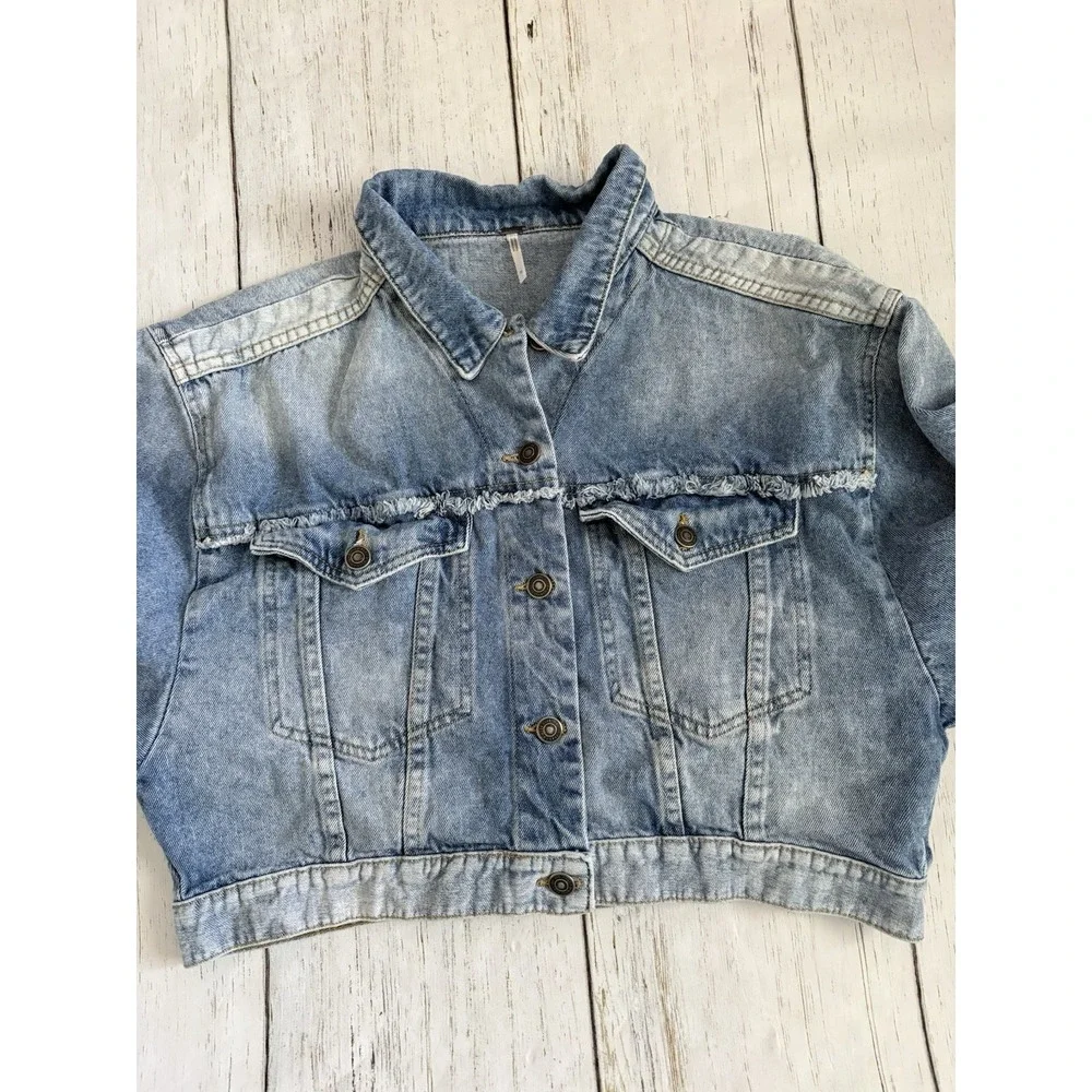 Free People Bedford Distressed Blue Denim Cropped Jean Jacket Women size M - Picture 8 of 11